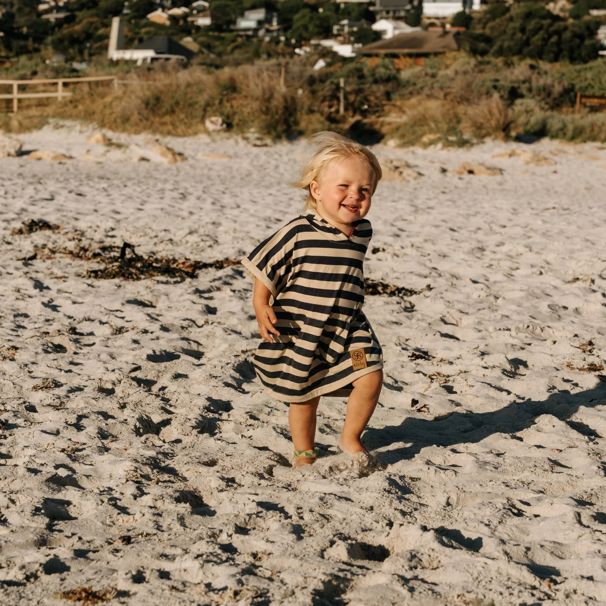 UV_Poncho_for_kids_in_Navy_Sandy_stripe.jpg